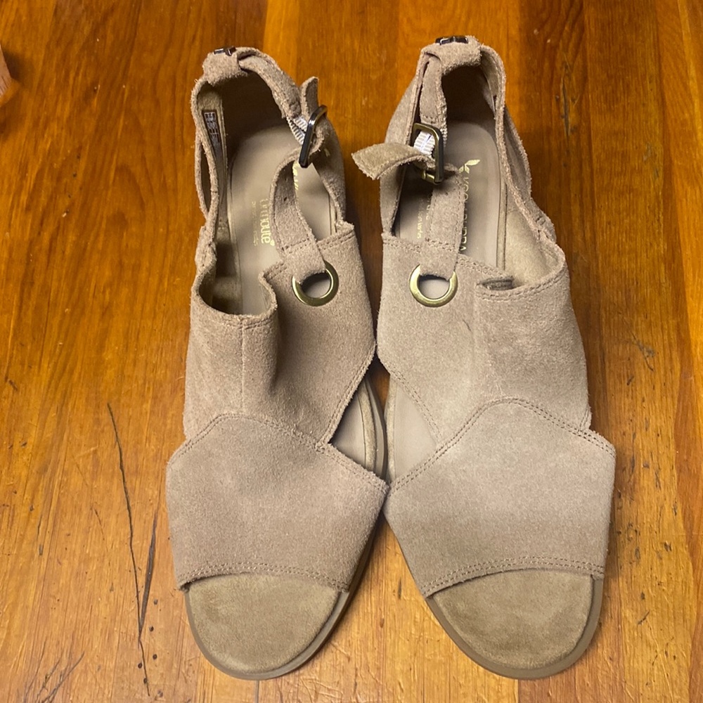 Koolaburra by UGG suede booties size 7.5
